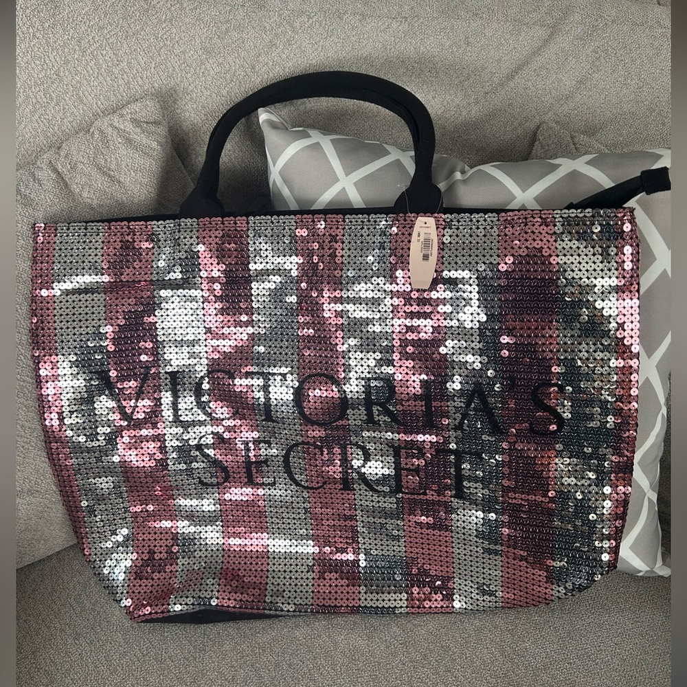 Victoria’s Secret tote NWT